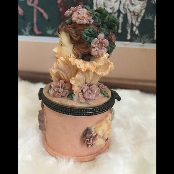 Rare Vintage Victorian Lady Head Trinket Box - Picture 4 of 11